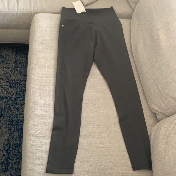 NWT Fabletics High-Waisted Maternity Leggings - Picture 2 of 6